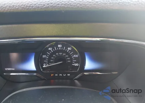 2015 Lincoln Navigator z USA, uszkodzony, nr VIN 5LMJJ2HT5FEJ14303